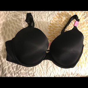 NWT 36 D Victoria’s Secret bra